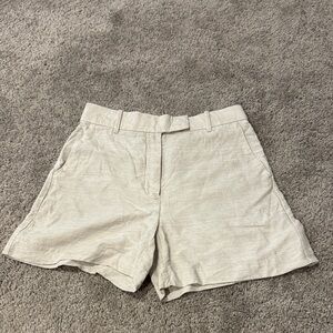 Aritzia Linen Blend Cream Shorts, size 6